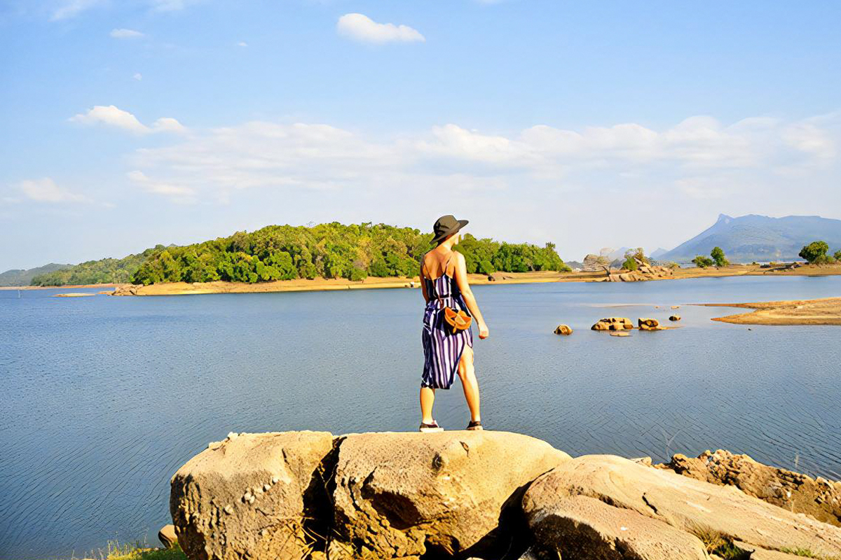 River Safari in Gal Oya Senanayake Lake