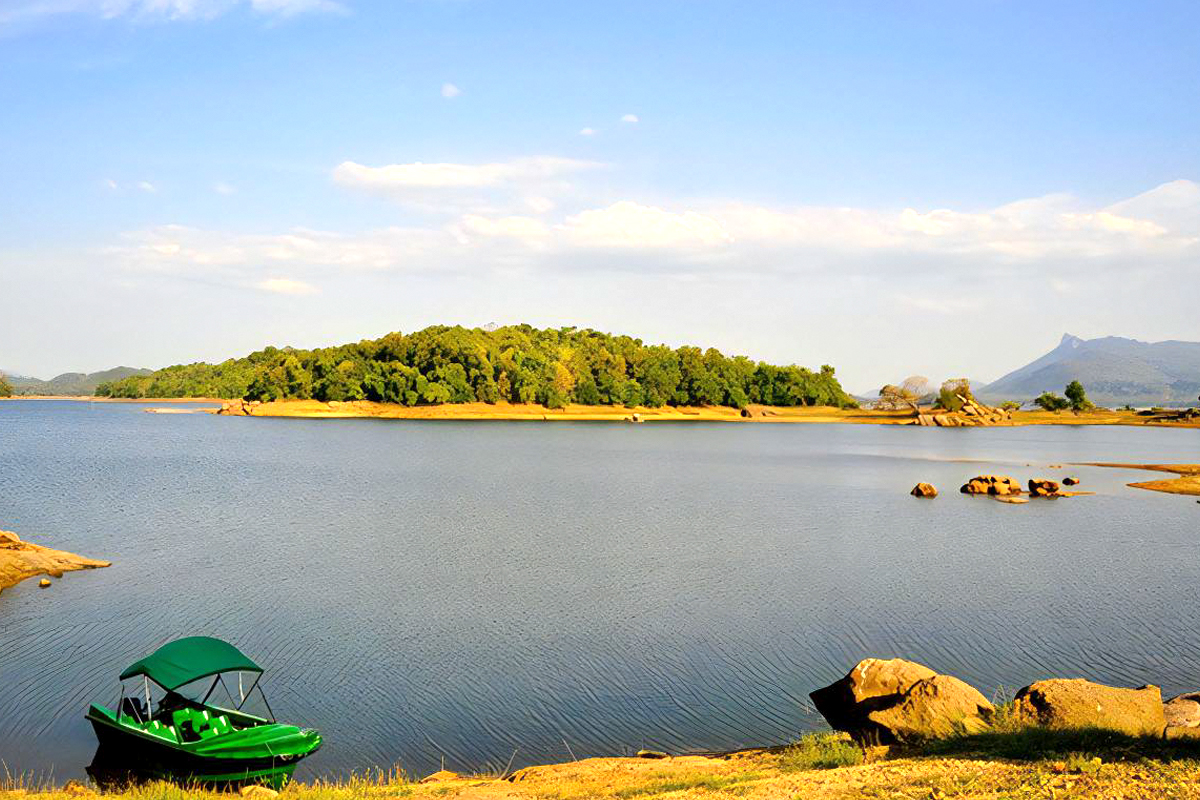 River Safari in Gal Oya Senanayake Lake